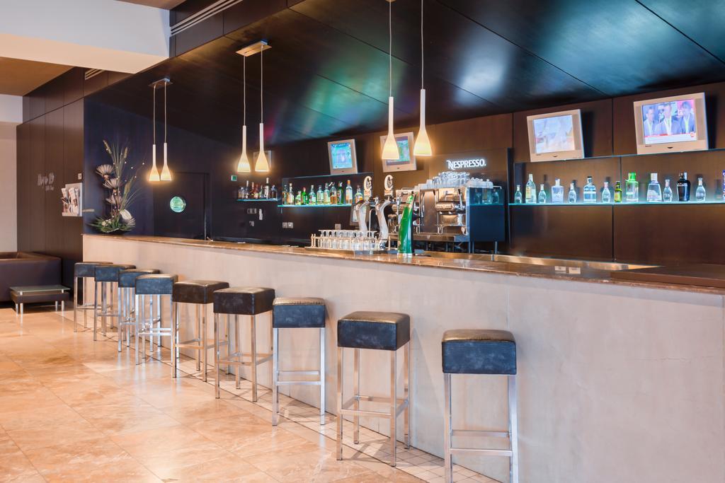 Occidental Aranjuez Hotell Exteriör bild