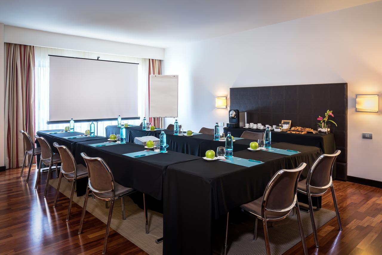 Occidental Aranjuez Hotell Exteriör bild